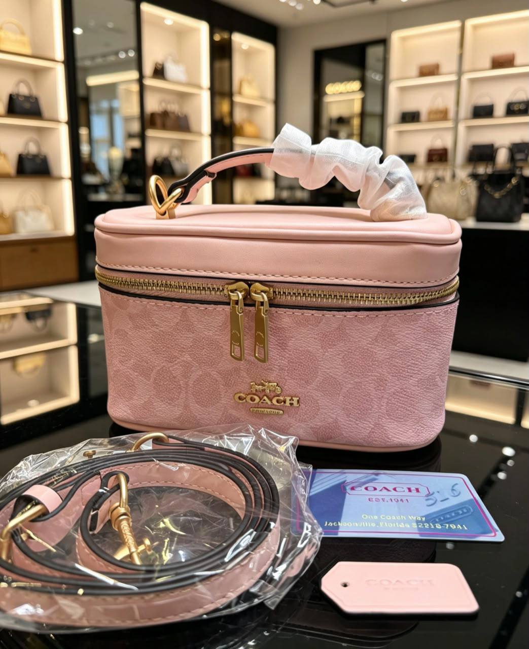 Coach 
with box
90 dhs✅✅

Zain07
♥️♥️♥️