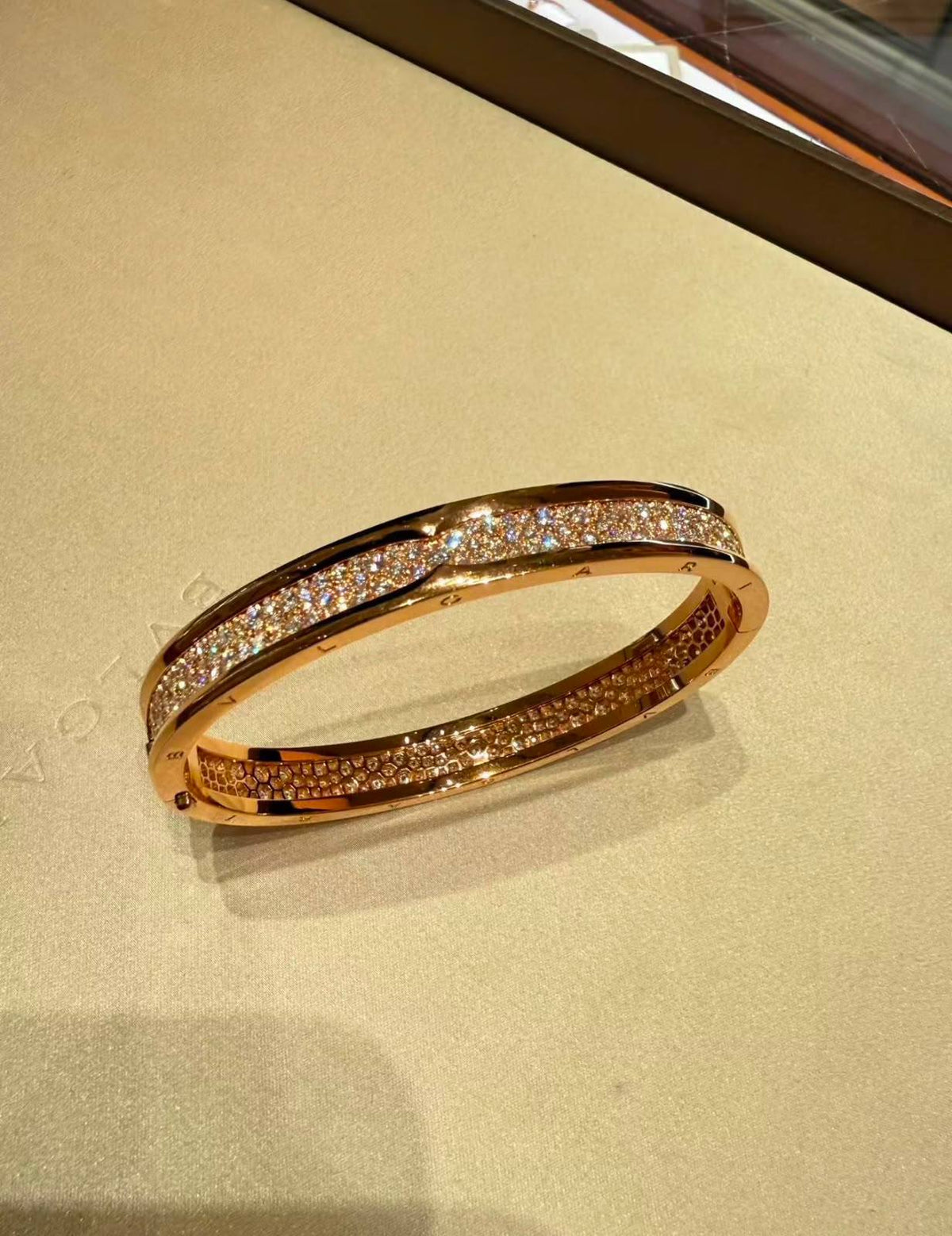 *BVLGARI❤️‍🔥*
Bangle 🦋
Master quality 💯
With normal boxes 🗃️ 
110 dhs🇦🇪🇦🇪🇦🇪


With master box 📦 
170 dhs🇦🇪🇦🇪🇦🇪

Zain216
♥️♥️♥️