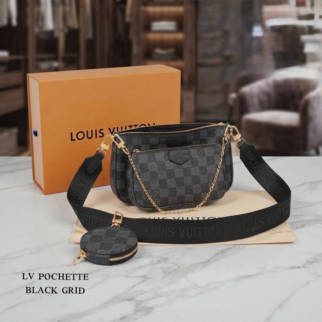 LV ᴍᴜʟᴛɪ ᴘᴏᴄʜᴇᴛᴛᴇ ᴍᴏɴᴏɢʀᴀᴍ
ᴅᴇᴛᴀᴄʜᴀʙʟᴇ ɢᴏʟᴅ ᴄʜᴀɪɴ/ ɢᴜɪᴛᴀʀ sᴛʀᴀᴘ
ᴡɪᴛʜ ᴢɪᴘ ᴘᴏᴜᴄʜ ʀᴇᴍᴏᴠᴀʙʟᴇ sᴛʀᴀᴘ
ᴡɪᴛʜʙᴏx
ʟᴇᴀᴛʜᴇʀ
Sɪᴢᴇ: 23ᴄᴍ
75 dhs✅

Zain56
♥️♥️♥️
