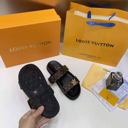 LV SLIPPER 
GOOD QUALITY 
105 dhs🇦🇪🇦🇪
Size 36 TO 41

Zain40
♥️♥️♥️