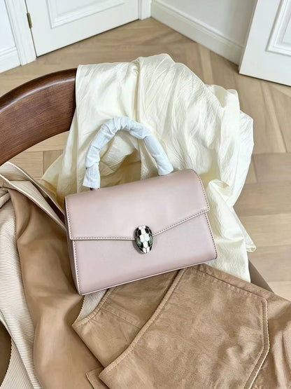 Bvlgari
100 dhs🇦🇪🇦🇪
WITH BOX 🎁

Zain169
♥️♥️♥️