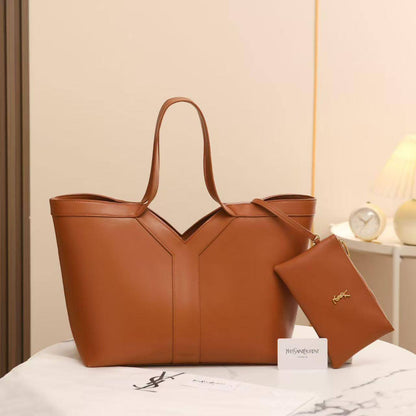 💞 YSL Tote 2 in 1
1⃣️ First quality
Size: 47 * 18 * 30 cm
110 dhs❣️

Zain115
♥️♥️♥️