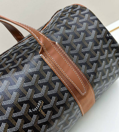 GOYARD 
TRAVELING BAG 
GOOD QUALITY
120 dhs🇦🇪🇦🇪
40CM

Zain39
♥️♥️♥️