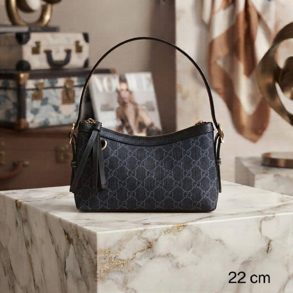 GUCCI 

Shoulder Bag 
With Small Strap
Gold Hardware
Size : 22 cm
With BOX

100 DHS🇦🇪🇦🇪

Zain239
♥️♥️♥️