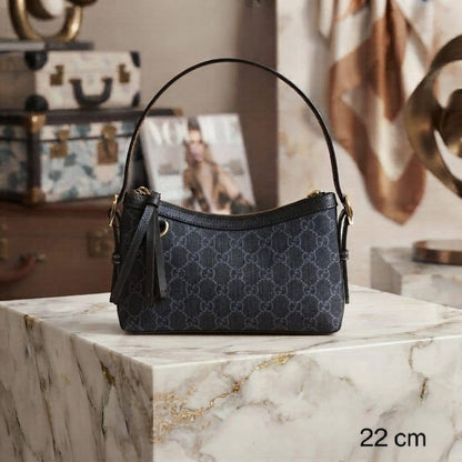 GUCCI 

Shoulder Bag 
With Small Strap
Gold Hardware
Size : 22 cm
With BOX

100 DHS🇦🇪🇦🇪

Zain239
♥️♥️♥️