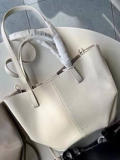 Polene
High quality
Size: 33cm
With box 
115 dhs🪙🌨️

Zain50