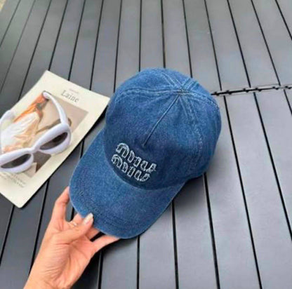 MIU MIU
CAPS

240 dhs🇦🇪

Zain328
♥️♥️♥️