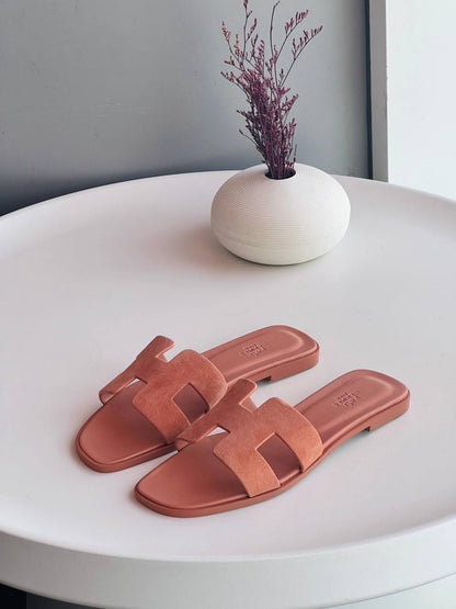 New Hermes🌹
Size 36_41
Super high quality 🌹
390 dhs🪙💚

Zain176
♥️♥️♥️