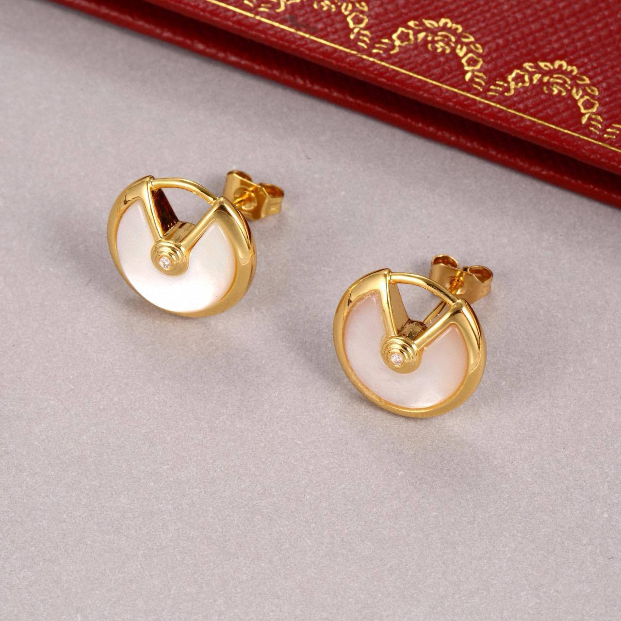 Cartier Set* 🌿
Necklace 
Earrings 

*master quality* 🦋
80 dhs🪙💚normal box
🎁🎁🎁

Zain48
♥️♥️♥️