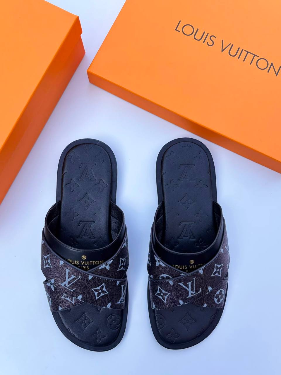 Lv men slipper
110 dhs✅
Size 40-45

Zain55
♥️♥️♥️