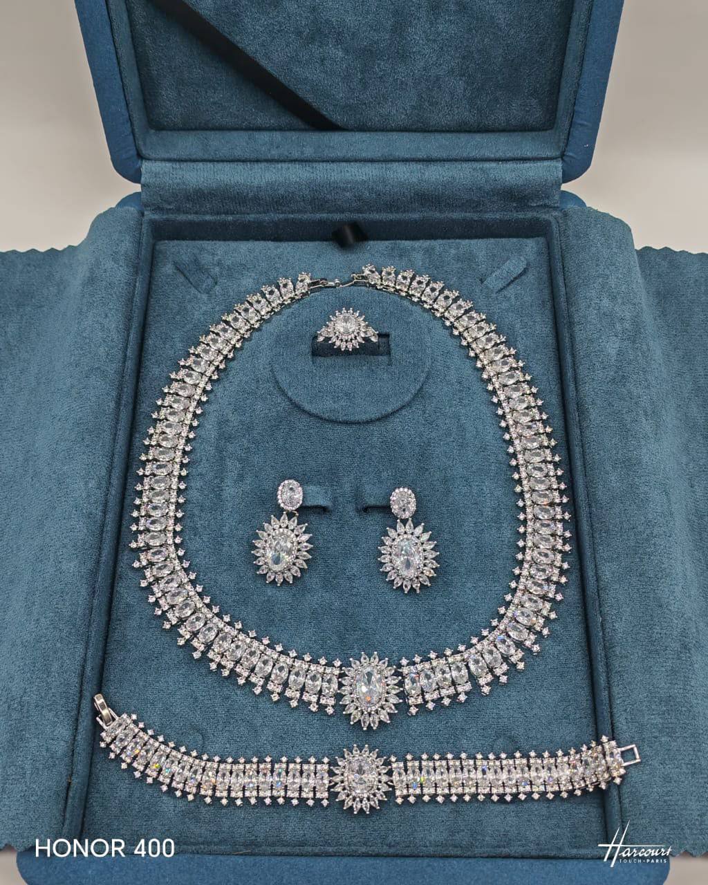 Accessories  set

360 dhs🇦🇪 set with box

280 dhs🇦🇪  set without box

Zain122
♥️♥️♥️