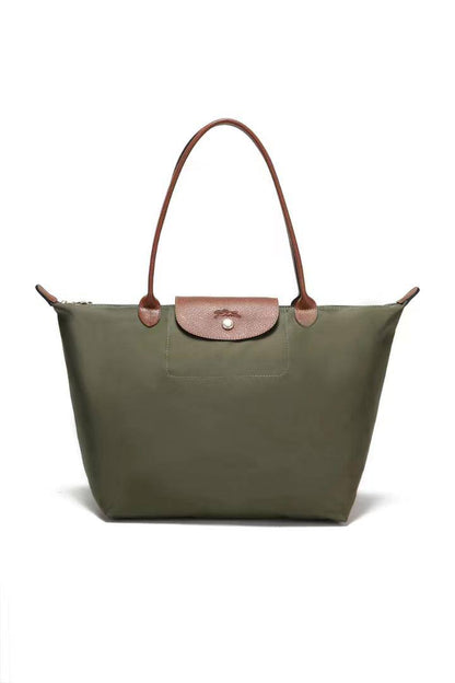 Longchamp
BIG
70 dhs❣️
size 46×19×30cm
Medium
60 dhs❣️
size 36×24×14cm
SMALL
50 dhs❣️
size 20×8.5×14cm

Zain41
♥️♥️♥️