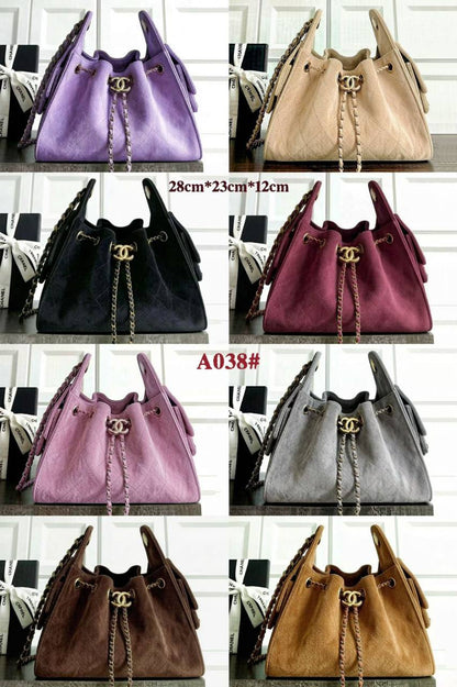 CHANEL 
NEW CAME HIGH QUALITY 
120 dhs
SIZE : 28cm

Zain39
♥️♥️♥️