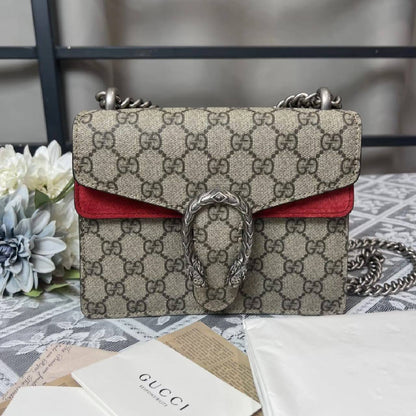 Gucci
High quality

Size: 20×15×6cm

With box 
🎁🎁🎁

95 dhs💓

Zain50
♥️♥️♥️