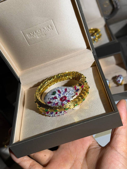 *BVLGARI*
 Snake New Collection 😍
Quality: Super Master 
Non -Tarnish color
* ⁠Choker
* ⁠Earring 
* ⁠Ring
* ⁠Bracelet
For Price 👇 WTSP Text Zain 0568585901

Zain263
♥️♥️♥️