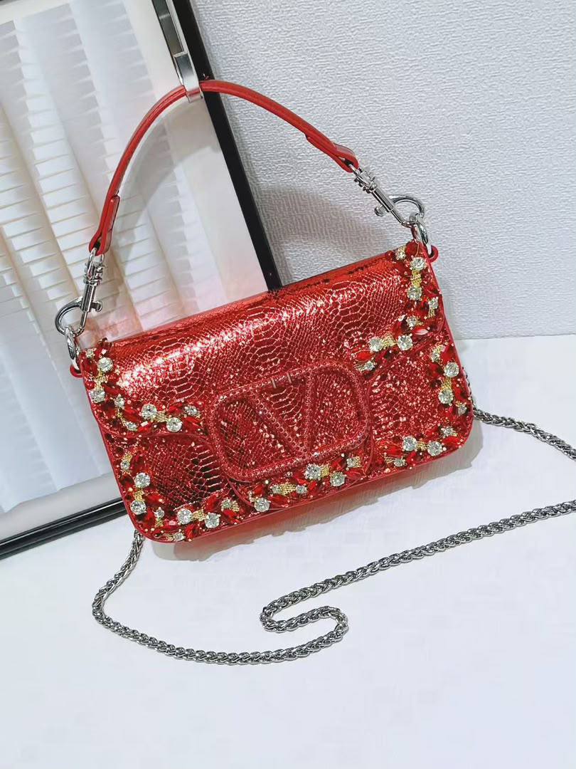 Valentino
105 dhs✅
Super good quality with box

Zain35
♥️♥️♥️