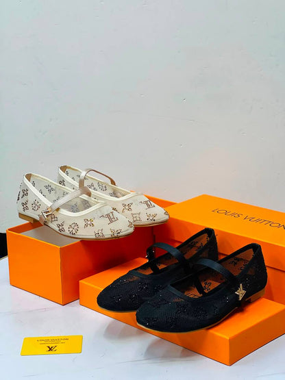 LV
Size 36-41
105 dhs💓

Zain21
♥️♥️♥️