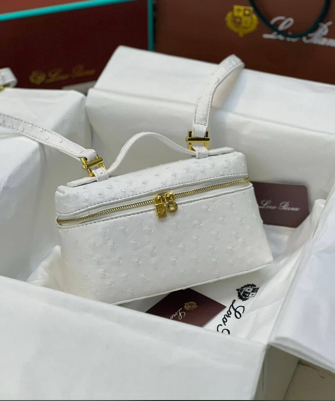 LORO PIANA 

85 dhs🌺

with box
🎁🎁🎁

Zain90
♥️♥️♥️