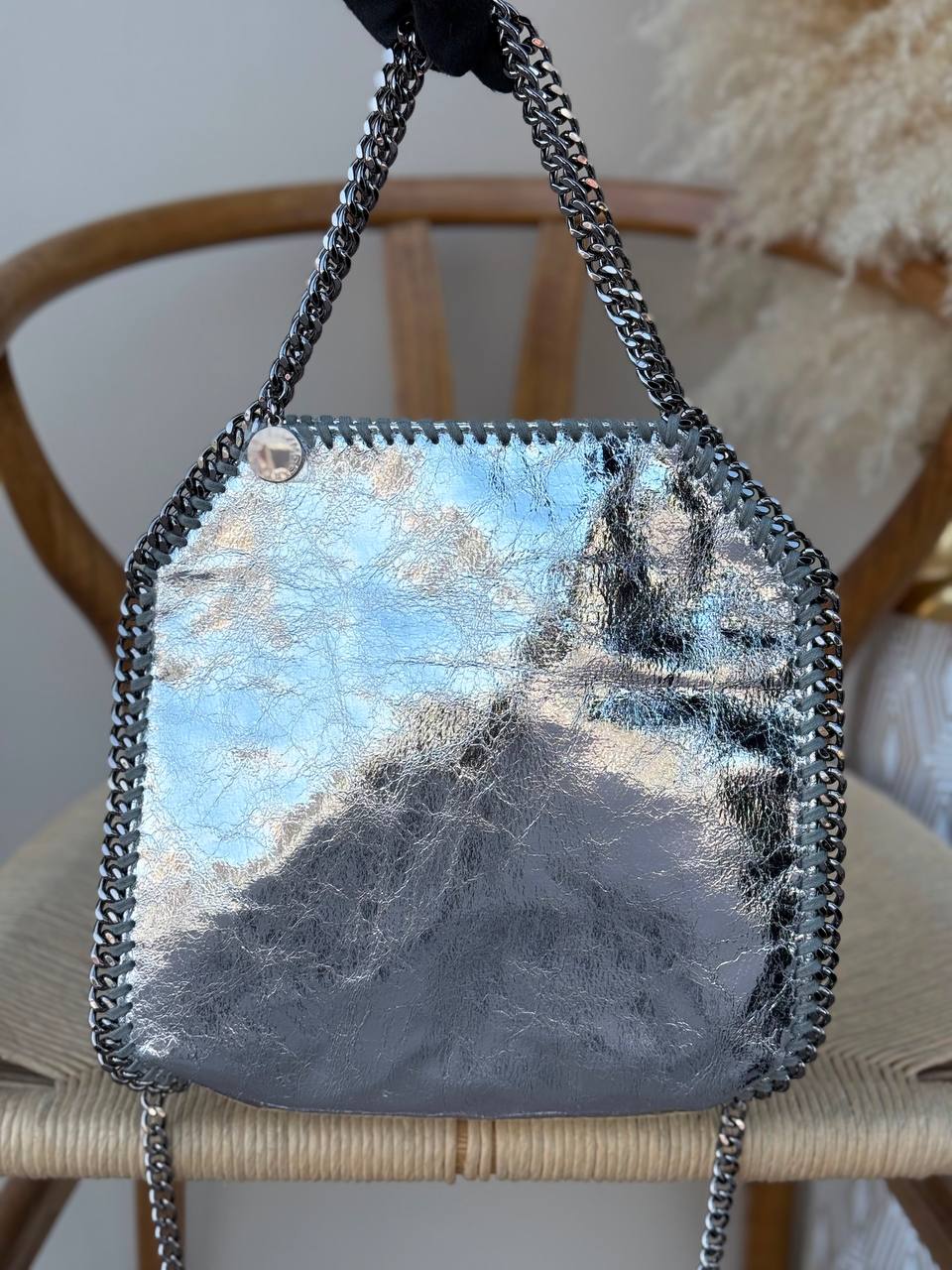 STELLA McCARTENY
25cm
350 dhs🇦🇪🇦🇪
Top quality

Zain167
♥️♥️♥️