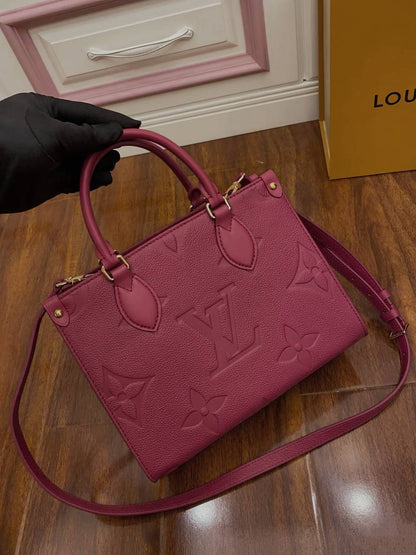 LV
size:36 cm  
100 dhs💓

Zain114
♥️♥️♥️