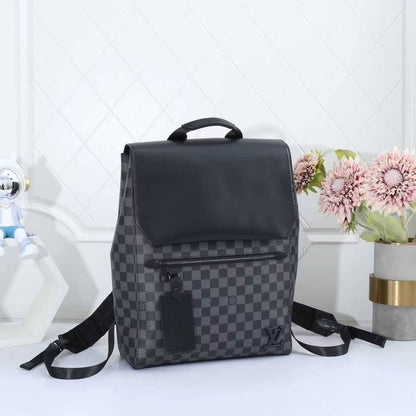 LV

Best quality 
without box
120 dhs🇦🇪🇦🇪

size 30CM

Zain290
♥️♥️♥️