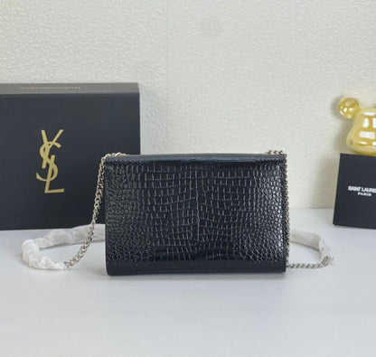 YSL 

NEW CAME GOOD QUALITY 

WITH BOX 🎁🎁🎁

100 dhs🌺

Zain39
♥️♥️♥️