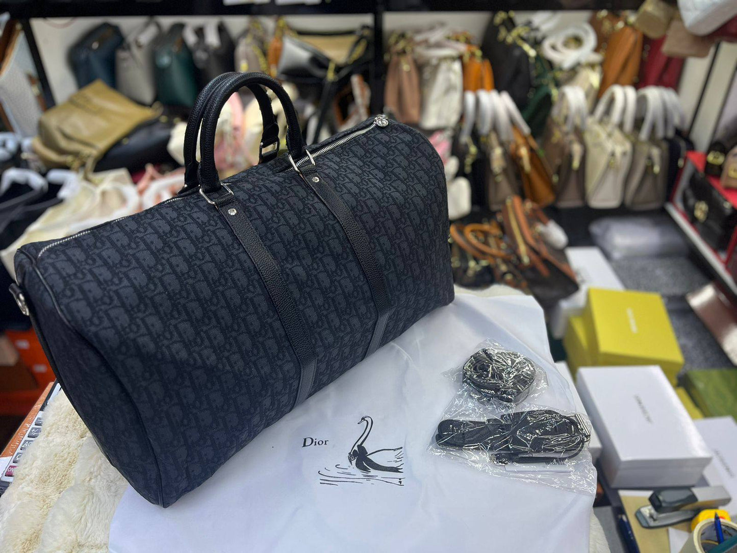 Lv - Gucci - Dior - Fendi - Prada - GOYARD 
Traveling Bag
Good Quality 
115 dhs❤️

Zain250
♥️♥️♥️