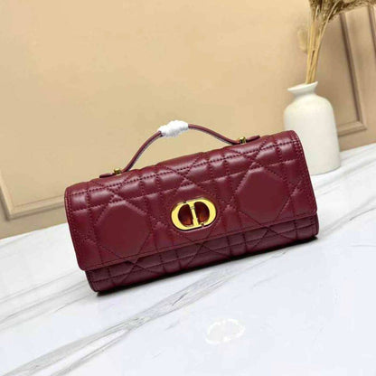 DIOR 
GOOD QUALITY 🔥
90 DHS💓

WITH BOX 📦
🎁🎁🎁

Zain28
♥️♥️♥️