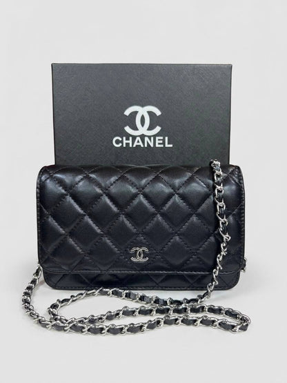 Chanel
High quality 
With box 
100 dhs✅

Zain50
♥️♥️♥️