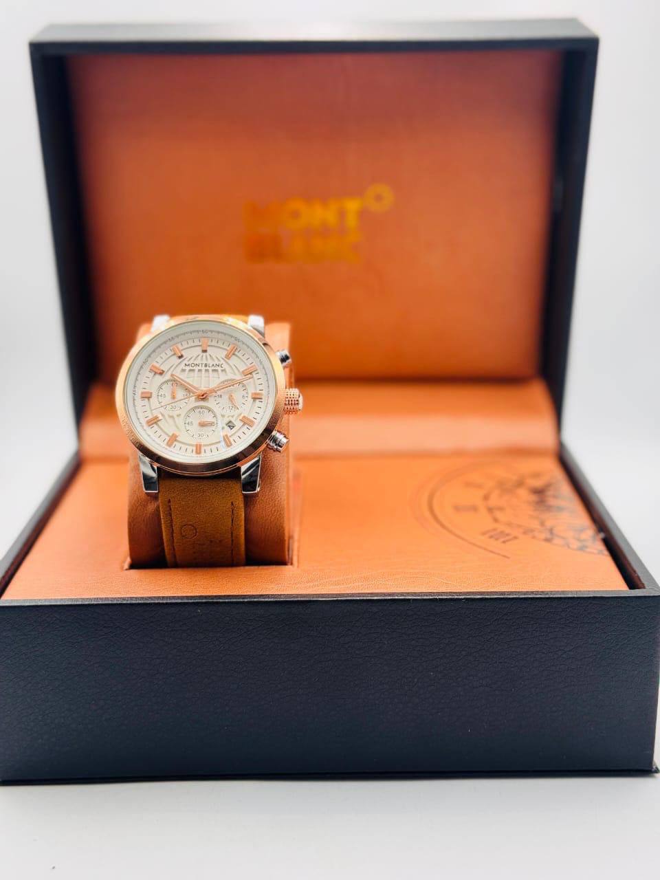 Mont blanc Men
*chronograph working*
*offer price 
55 dhs🪙🌨️

Zain08
♥️♥️♥️