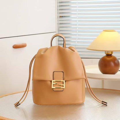 Fendi
95 dhs🇦🇪🇦🇪 
high quality  26cm

Zain26
♥️♥️♥️