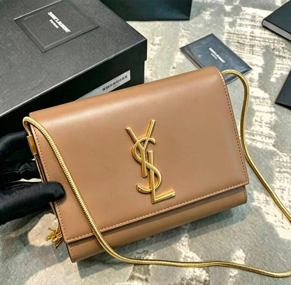 YSL
110 dhs🇦🇪🇦🇪
Size：19CM
good-quality with box

Zain35
♥️♥️♥️