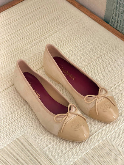 CHANEL
QUALITY: SUPER MASTER 💥😍
SIZE:36 TO 42🥰
450 dhs✅

Zain319
♥️♥️♥️