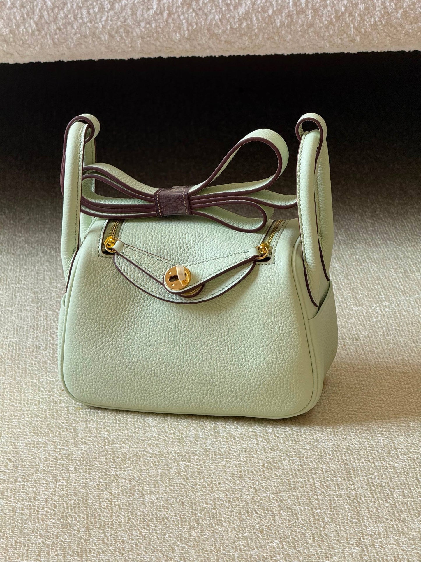 Hermes mini Lindy 18cm💥Master quality ✅with box 📦 
340 dhs✅

Zain51
♥️♥️♥️