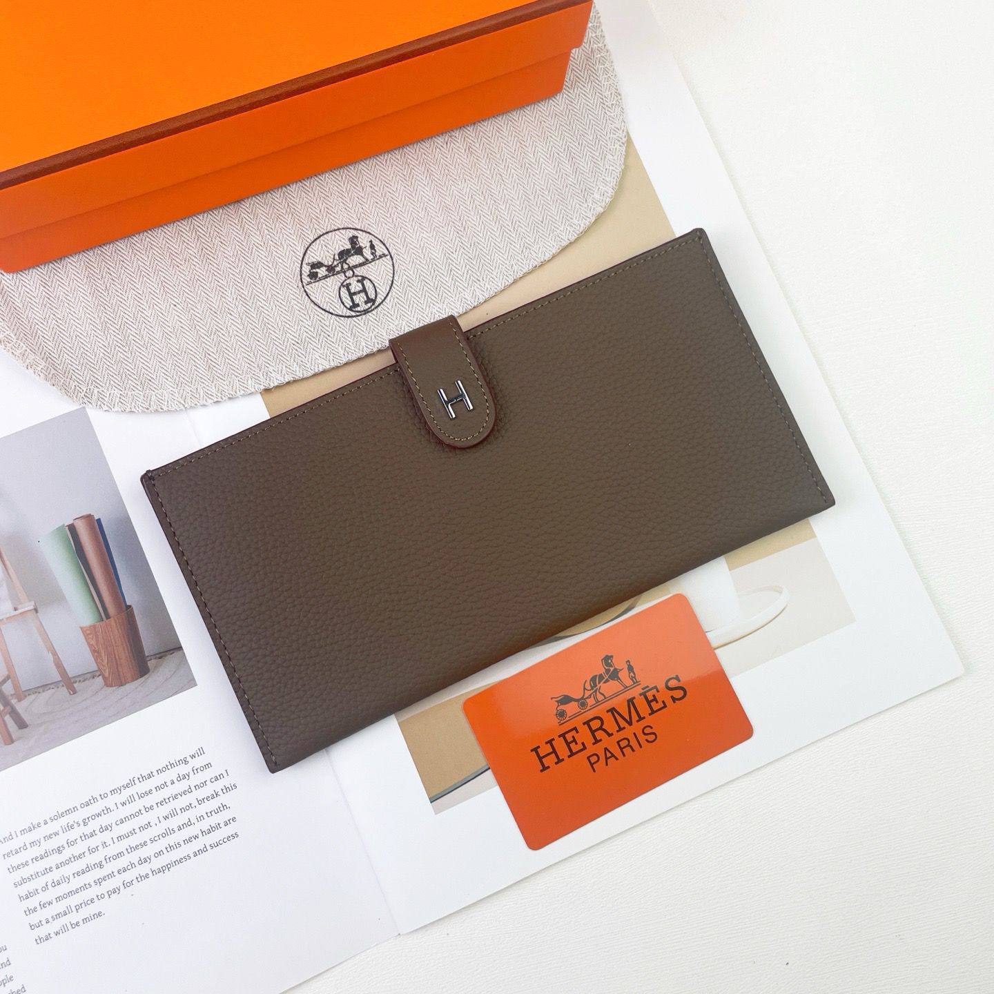 Hermes - Goyard 
💝*Super Master*💝
For Price 👇 WTSP Text Zain 0568585901

Zain275
♥️♥️♥️