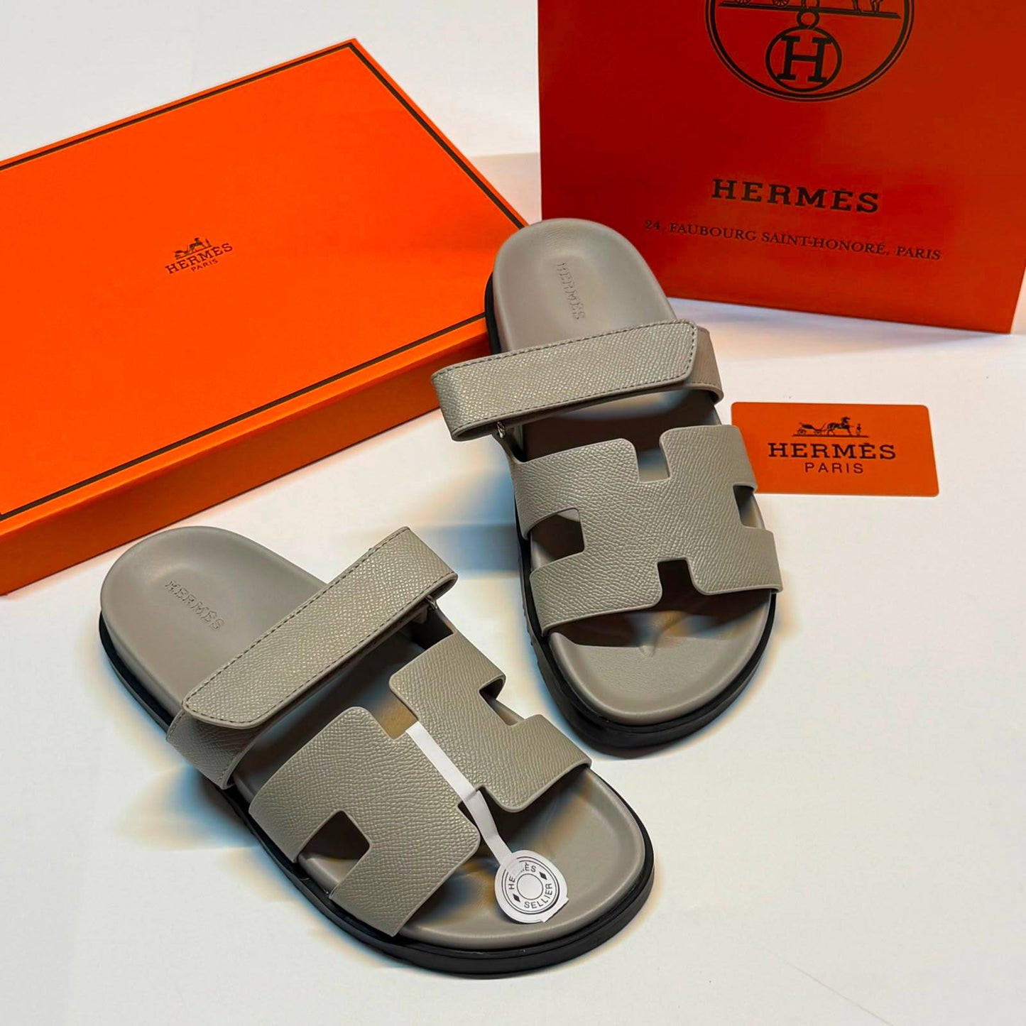 HERMES SLIPPER
GOOD QUALITY
100 DHS✅
Size 36 TO 41

Zain40
♥️♥️♥️