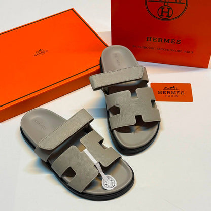 HERMES SLIPPER
GOOD QUALITY
100 DHS✅
Size 36 TO 41

Zain40
♥️♥️♥️