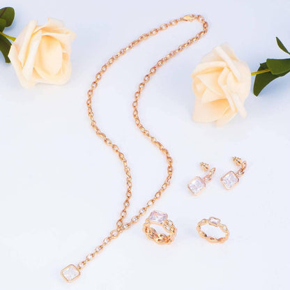 APM SET 
Necklace 🦋
Earring💥
Ring 💍 available size👇
6,7,8,9
Master quality 💯
With normal boxes 🗃️ 
170 dhs🇦🇪🇦🇪

With master box 📦 
190 dhs🇦🇪🇦🇪

Zain216
♥️♥️♥️