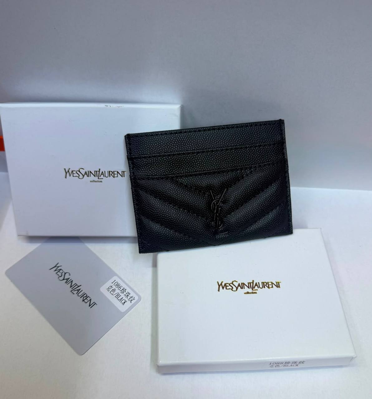 Card Holders
With box 
30 dhs💓

Zain93
♥️♥️♥️