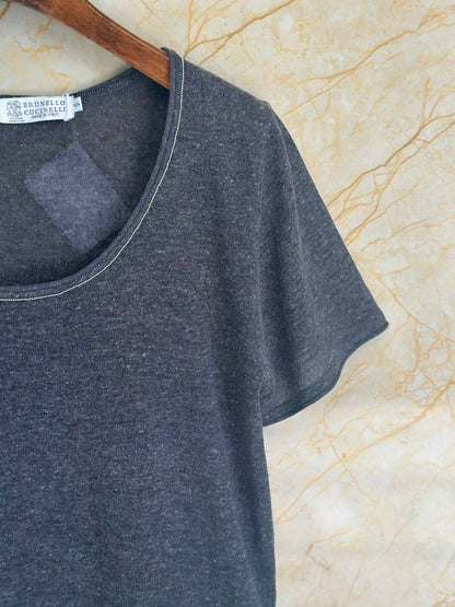 BRUNELLO CUCINELLI
Women’s Tshirt 
Master Quality 
SML
350 dhs💓

Zain276
♥️♥️♥️