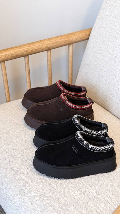 UGG
QUALITY: SUPER MASTER 

SIZE: 35 TO 42
430 dhs🇦🇪🇦🇪

Zain319
♥️♥️♥️