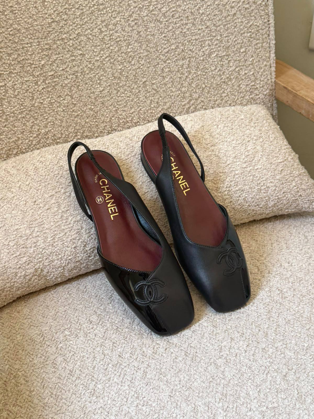 Chanel

𝐒𝐢𝐳𝐞𝐬: 𝟑𝟔 — 𝟒𝟏
500 dhs🇦🇪🇦🇪

Zain298
♥️♥️♥️