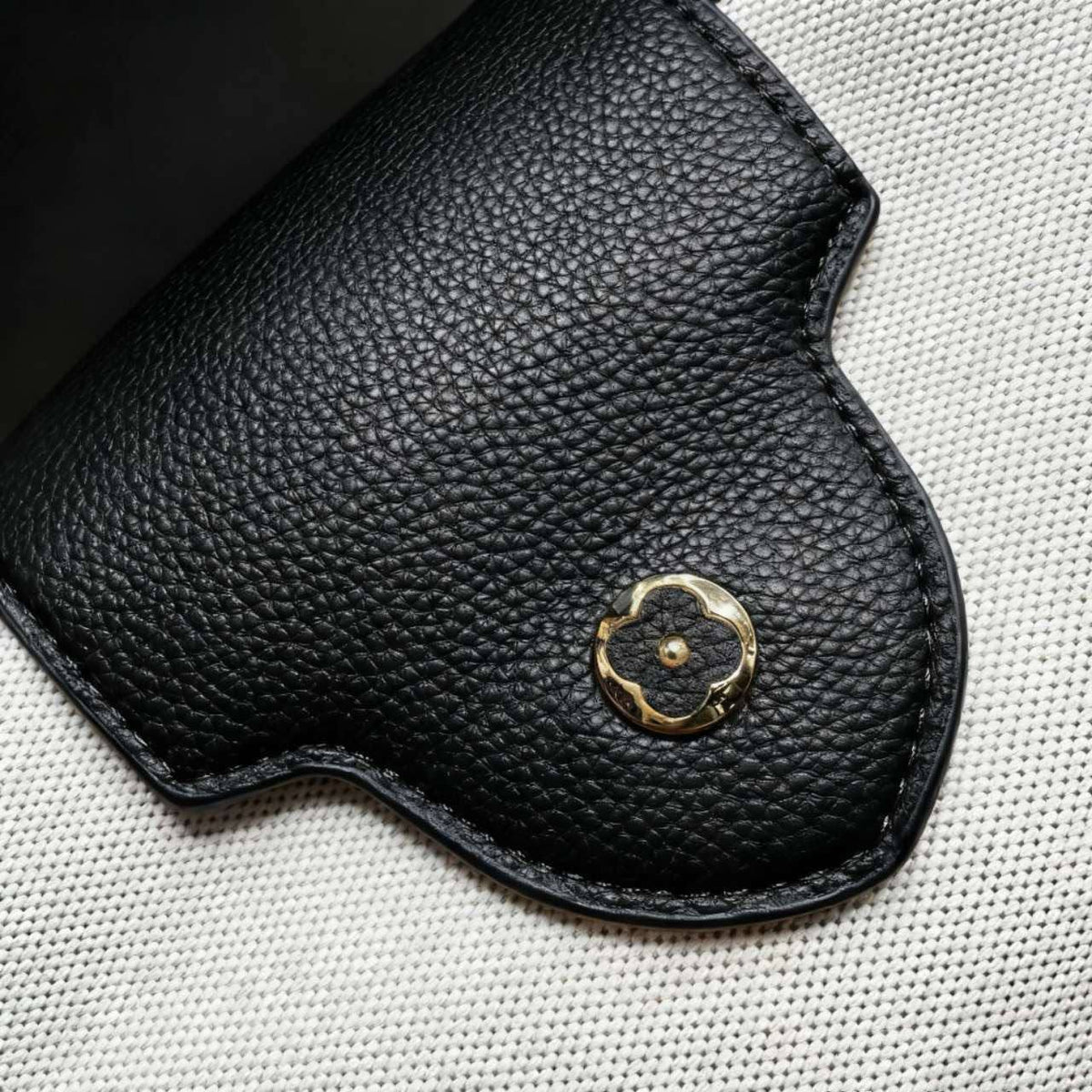 LOUIS VUITTON 

RESTOCK 

BIG SIZE 
GOOD QUALITY 
105 dhs🇦🇪🇦🇪

Zain295
Zain17
♥️♥️♥️