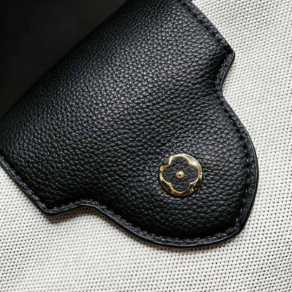 LOUIS VUITTON 

RESTOCK 

BIG SIZE 
GOOD QUALITY 
105 dhs🇦🇪🇦🇪

Zain295
Zain17
♥️♥️♥️