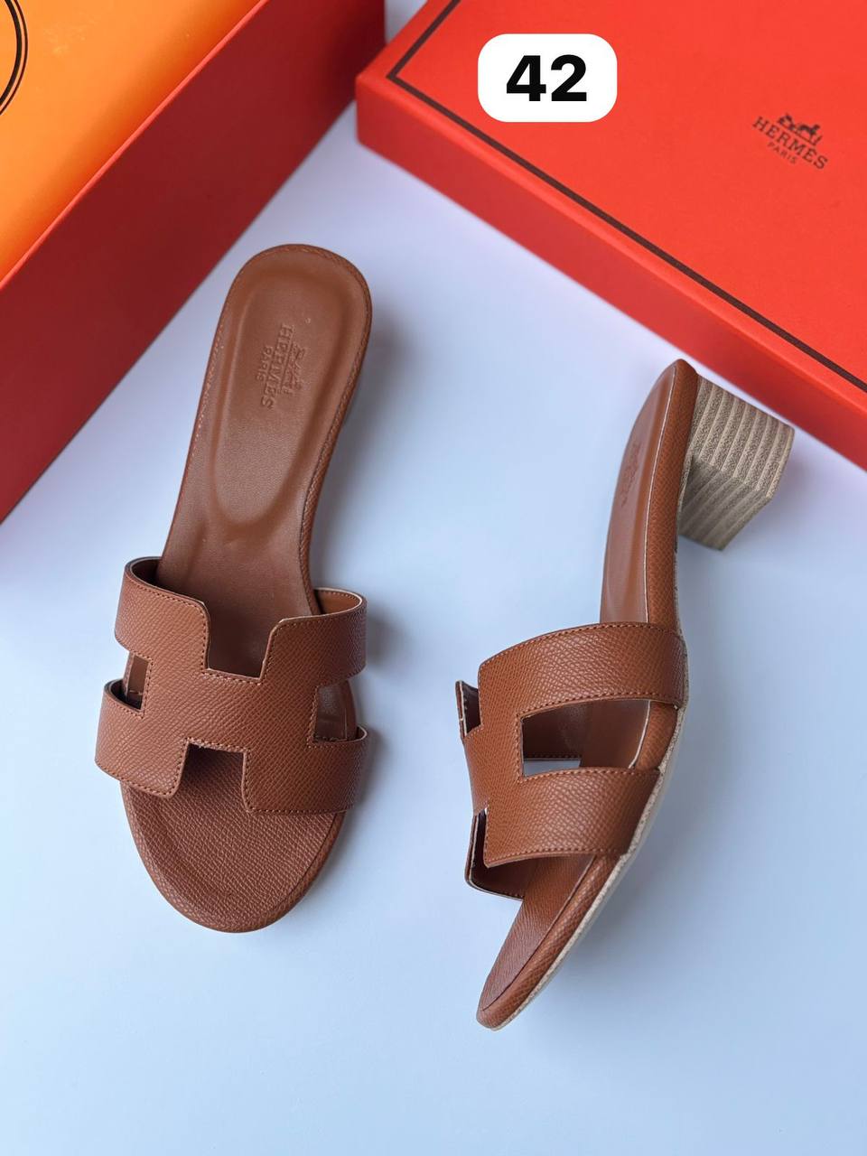 Hermes sandal
120 dhs🇦🇪

Zain55
♥️♥️♥️