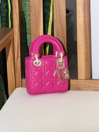 DIOR
Super Master Quality ⚡️
Original Packing 🎁
Size 12CM📏
For Price 👇 WhatsApp✅
0568585901 
0507557372
0552275751 Owner Zain 👌

Zain321
♥️♥️♥️