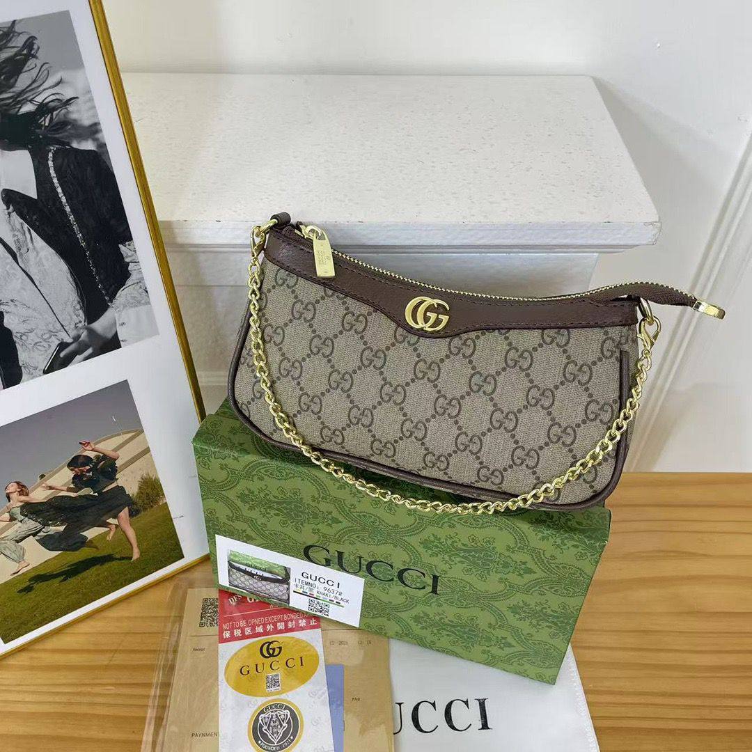 GUCCI

SIZE：22×12×5cm

85 dhs🪙🌨️

Withbox
🎁🎁🎁

Zain04
♥️♥️♥️