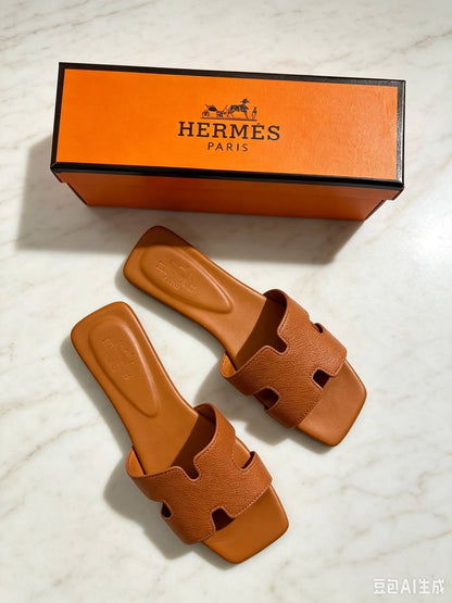 Hermes
60 dhs🇦🇪🇦🇪
sizes 36-41

Zain161
♥️♥️♥️