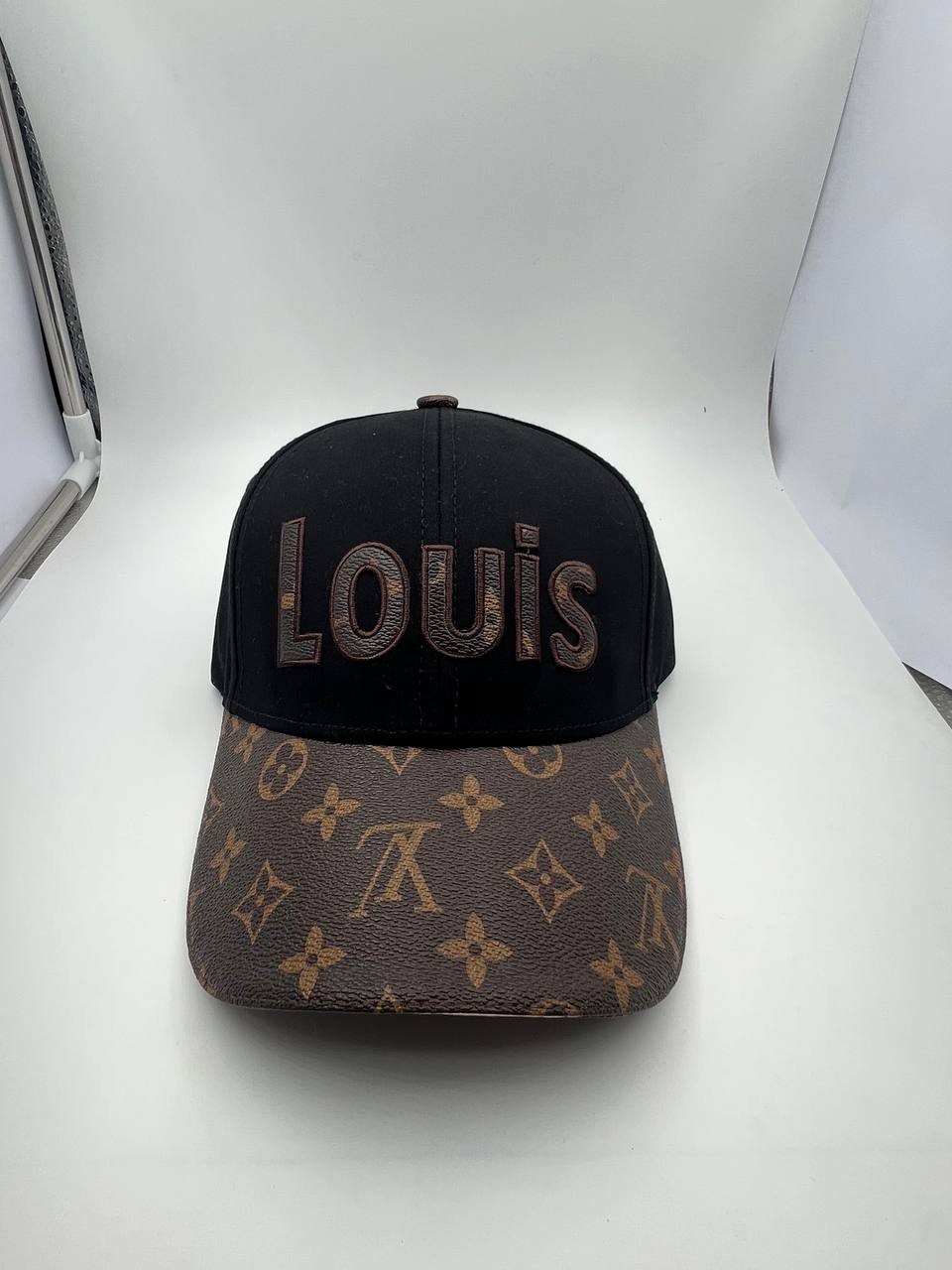 LV
Caps 🧢
Really good quality 💯
40 dhs🪙🌨️

Zain273
♥️♥️♥️