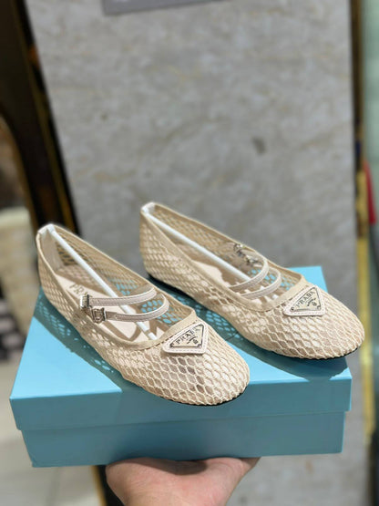 Prada 

Size 36 to 41 

120 dhs🇦🇪🇦🇪

Zain103
♥️♥️♥️